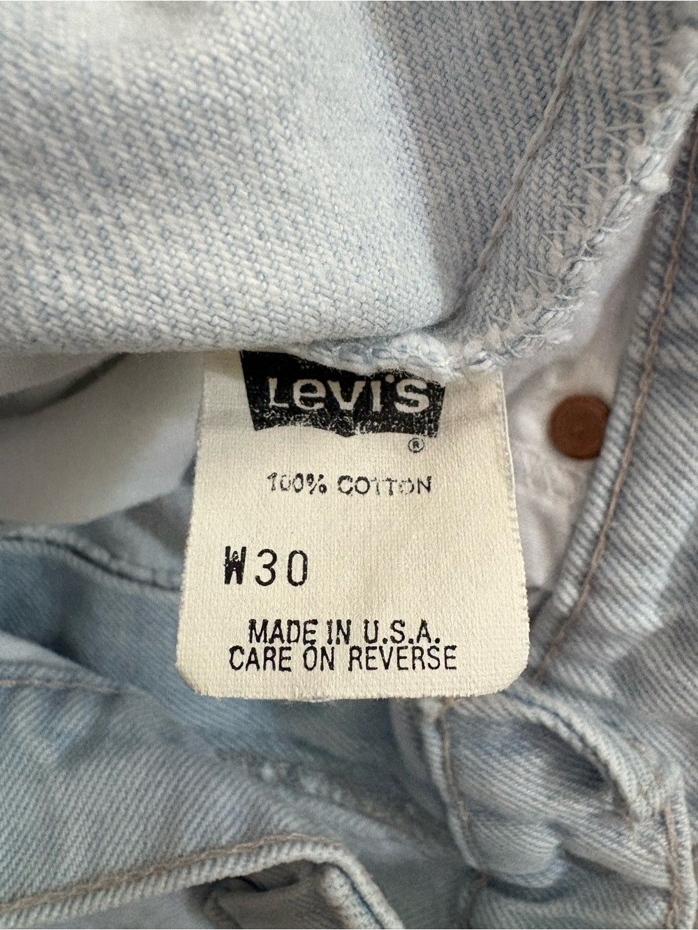 Vintage Levi’s 550 Light Blue Washed Denim Cutoff Shorts Bermuda 30 Made In USA - Picture 10 of 10